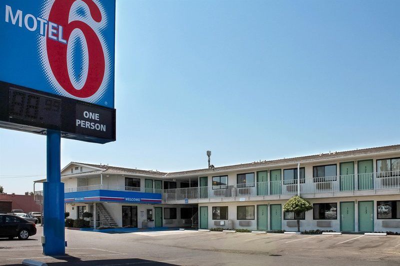 Motel 6-Fresno, Ca - Blackstone North מראה חיצוני תמונה